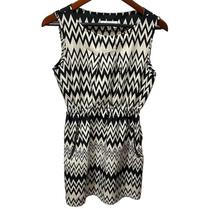 Speed Control New York Black and White Zigzag Pattern Dress size M GUC